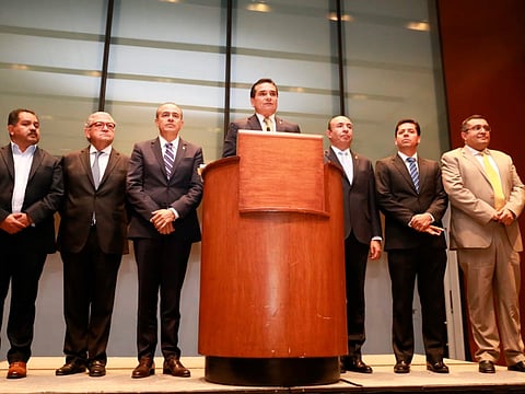 Regresaría gobernador de Michoacán servicios educativos a la federación