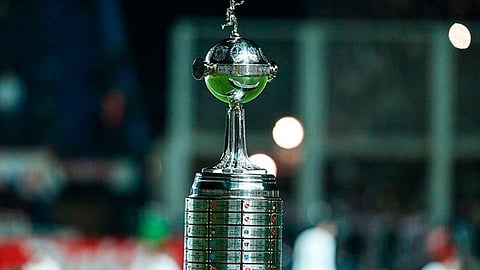 La violencia previa al partido causó que se pospusiera la final (Foto: @CONMEBOL)