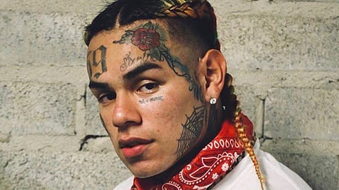6ixine se encontraba en libertad condicional luego de ser condenado por agresión sexual (Foto: Twitter/@6ix9ine)