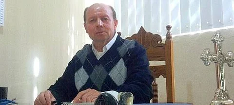 Recuperan camioneta robada al Obispo de Apatzingán