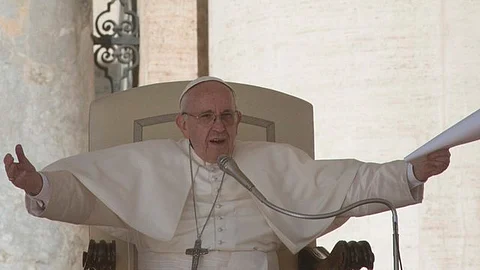 Le han llegado algunos regalos (Foto: @Pontifex_es)