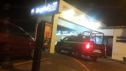 Balean a chofer de camión aguacatero durante robo, en Uruapan