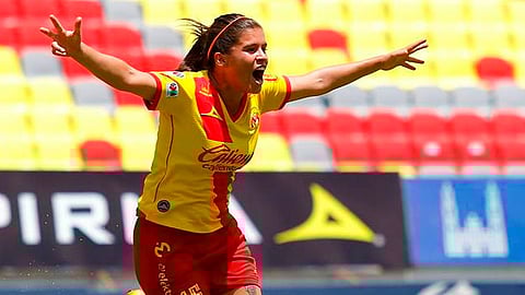 La mediocampista ha estado desde el primer torneo de liga (Foto: FB/Nadia Barriga)