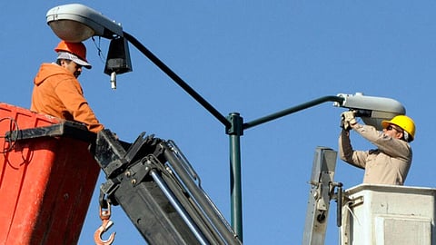 Habrá total transparencia en proceso de licitación para renovación de luminarias: Prado