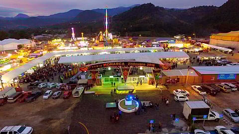 De acuerdo a las autoridades municipales, la feria tuvo una inversión de entre 18 y 20 millones de pesos (Foto Facebook: Feria Monarca Zitacuaro 2018)