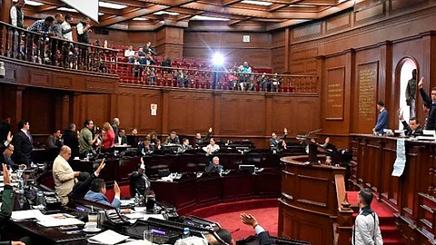 Avala Congreso de Michoacán reformas constitucionales en pro de los derechos de las mujeres