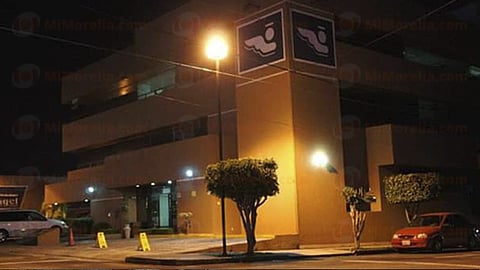 Tras ser agredido el sábado, rematan a empresario aguacatero en hospital de Uruapan