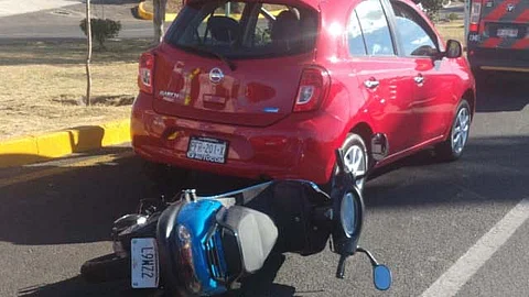 La mujer lesionada fue canalizada a un hospital para su atención (Foto: Cortesía)