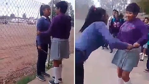 Las alumnas forcejean (Foto: captura de video)