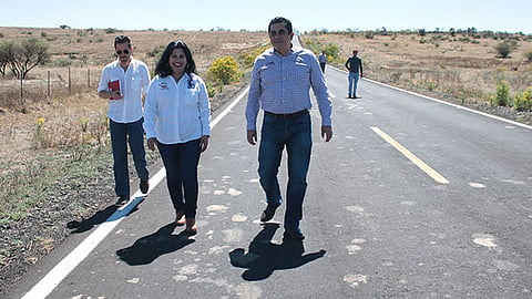 Construyó Gobierno de Michoacán, tramo carretero en Huaniqueo