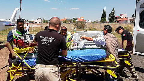 El paciente presentó sepsis, por lo que personal médico del Hospital General de Zacapu, solicitó la intervención del CRUM (Foto: Cortesía)