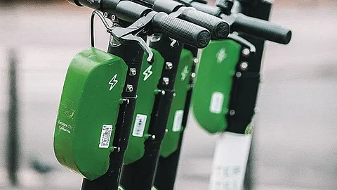 Varias ciudades europeas ofrecen áreas exclusivas para las patinetas (Foto: @limebike)