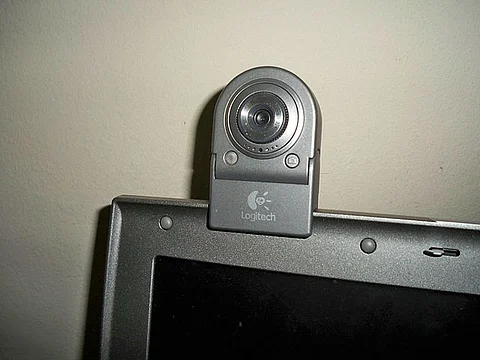 El uso de una cámara web externa permite una mayor flexibilidad a la hora de comunicarse con otras personas (Foto: wikipedia)