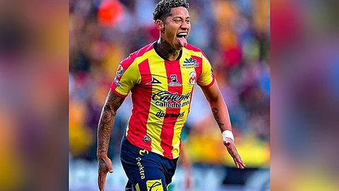 Sandoval será sometido en próximos días a una cirugía menor para después entrar a una etapa de rehabilitación (Foto IG: @Raybaylon)