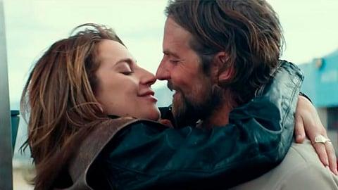 El actor no dejó pasar la oportunidad de agradecer el apoyo que Lady Gaga (Foto: captura)