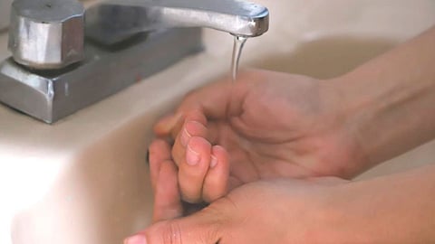 El lavado de manos antes y después de ir al baño es de suma importancia (Foto Cortesía)