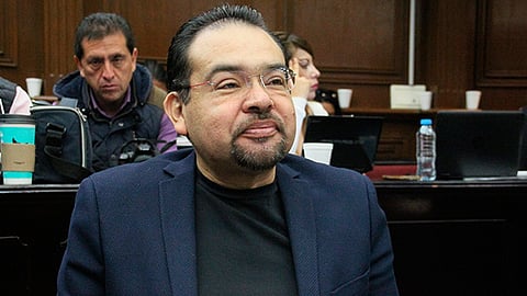 El diputado presentó ante el Pleno Legislativo una iniciativa para reformar el Código Familiar del Estado con la intención de que los matrimonios homoparentales puedan registrar sin complicaciones legales a sus hijos
(Foto: Cortesía)