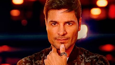 El intérprete llegará a nuestro país para
interpretar canciones como Atado a tu amor, Baila baila, Candela, Dejaría
todo, Fiesta en América, Provócame, Salomé, Tiempo de vals, Torero, Tu pirata soy yo, entre otros grandes éxitos (Foto: Cortesía)