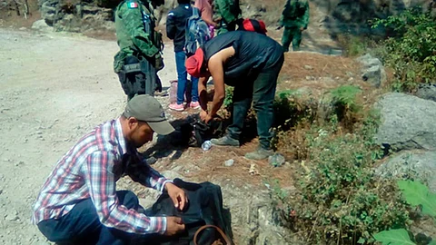 Decomisaron una toma clandestina de combustible y paquetes de enervantes
(Foto: Cortesía)