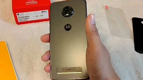 Venden por error el Moto Z4 antes de su lanzamiento oficial (Video)