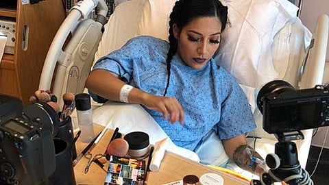 88% de mujeres de entre 18 y 31 años han llegado al hospital su kit completo de maquillaje (Foto: Instagram)