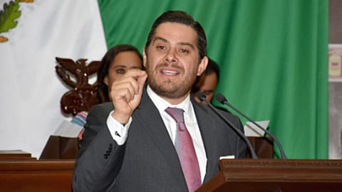 La educación en Michoacán requiere recursos, hay que exhortar y exigir un nuevo Federalismo Educativo, señaló el diputado (Foto Cortesía)