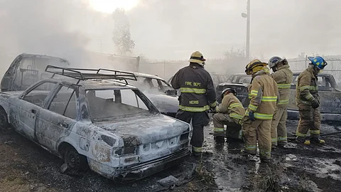 El incendio fue de grandes proporciones e incluso rebasó la capacidad del cuerpo de Bomberos de Tarímbaro (Foto: Cortesía)