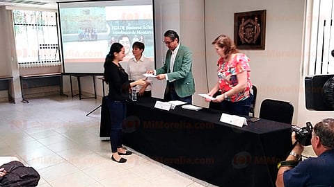 169 jóvenes nicolaitas becados para estudiar fuera de Michoacán