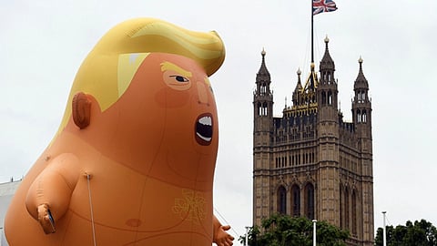Los opositores acompañaron sus voces con el “Baby Trump” (Foto: Twitter/@RamChL)