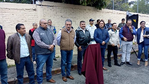El edil confía en que estas luminarias mejorarán la perspectiva de seguridad de la zona (Foto: Cristian Ruiz)