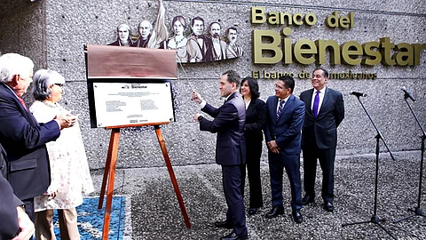 El titular de la SHCP asegura que esta nueva institución disminuirá la brecha social (Foto: @bbienestarmx)