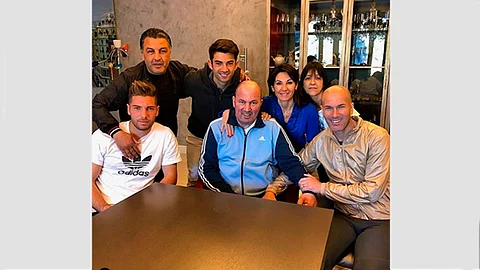Ayer el Real Madrid anunció que Zinedine Zidane había abandonado la pretemporada del primer equipo por motivos de "índole personal"
(Foto: Captura de pantalla/Instagram/@enzo)