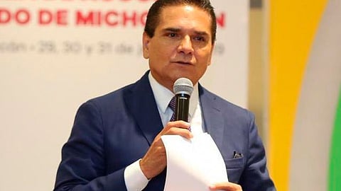 El mandatario estatal, externó que el presidente municipal de Tepalcatepec, Felipe Martínez, utiliza una estrategia "perversa" (Foto Facebook: Silvano Aureoles Conejo)