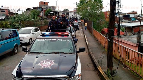El primer patrullaje contó con 120 elementos de la Policía Michoacán recorrió el Paseo Lázaro Cárdenas y parte del Centro Histórico
(Foto: Cristian Ruiz)
