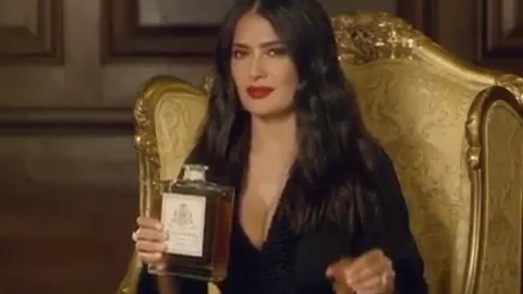 Hace una semana, la actriz anunció un supuesto tequila producido por ella (Foto: IG @salmahayek)
