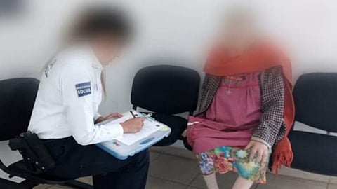 La mujer regresó con sus familiares en el marco del Día del Abuelo (Foto: Policía Morelia)