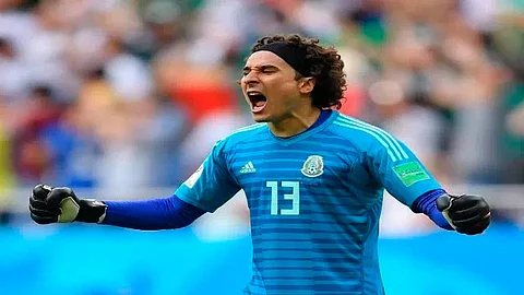 "El Piojo", detalló que ya hubo un acercamiento y una oferta (Foto: Facebook Guillermo Ochoa)