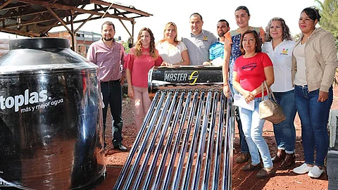 En la tercera entrega autoridades municipales canalizaron 440 apoyos por medio de la "Red del Sol" (Foto Cortesía)