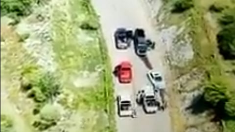 Desde la mañana de este viernes, se han registrado enfrentamientos armados en Tepalcatepec (Foto: captura)