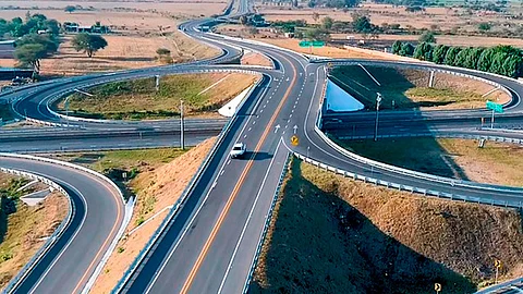 En dos años, podría concluir la ampliación de la Autopista Siglo XXI hasta Cuatro Caminos: Bedolla