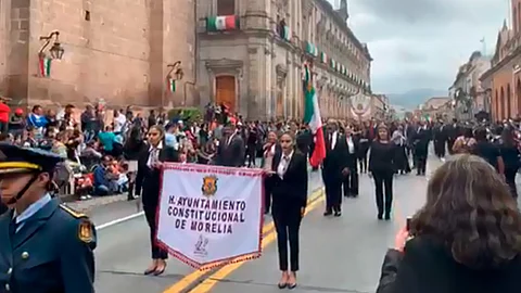 Inicia el desfile en Morelia y éste es el enlace para verlo en vivo