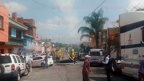 Bomberos y policías municipales atendieron la emergencia (Foto: RED113)