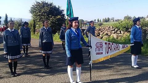 Elizabeth Cruz , agradeció el apoyo de los jóvenes, docentes y padres de familia que se dieron cita (Foto Cortesía)