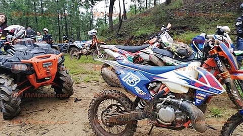 Por “Narda” pilotos de carreras quedan varados en la sierra de Coalcomán 