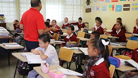 El nivel de aprovechamiento en matemáticas y ciencias ha aumentado; además, con esas herramientas se fomenta también la robótica (Foto Archivo)
