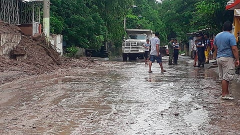 Se reportaron 300 familias en Lázaro Cárdenas y las 350 restantes en los dos municipios tanto Coahuayana como Aqua (Foto: RED 113)