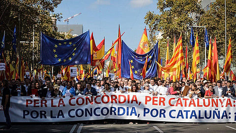 Se manifiestan en Cataluña contra la separación de España