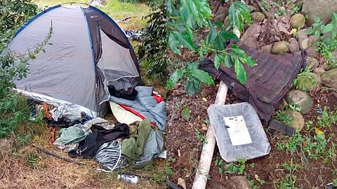Fue asegurado un vehículo con reporte de robo y equipo táctico
(Foto: RED 113)