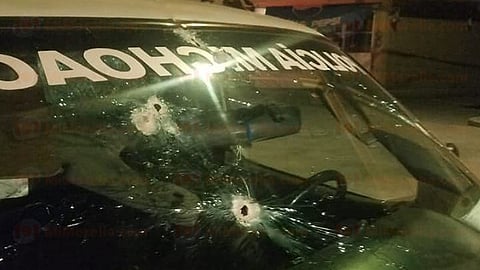 Los agresores estaban fuertemente armados y huyeron a bordo de 3 camionetas (Foto: RED113)