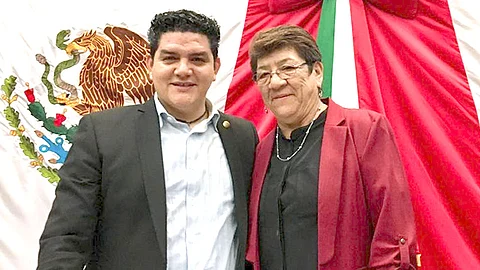 Dijo que los 12 diputados morenitas michoacanos trabajan en pro de las mujeres, niños, adolescentes, ancianos, campesinos, obreros, desempleados, migrantes entre otros (Foto Cortesía)